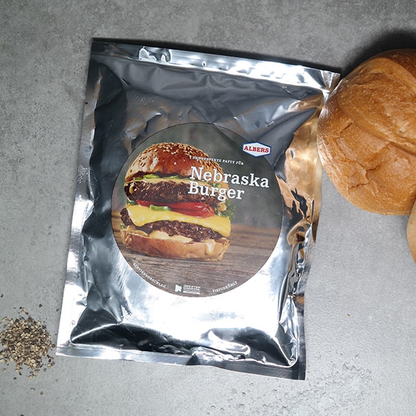 Verpackter Nebraska Burger Patty aus den USA bei DER STEAKLIEFERANT