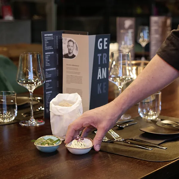 TABLE-Restaurant-by-DER-STEAKLIEFERANT-08